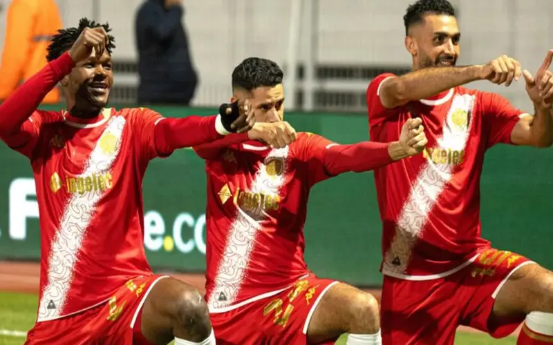 إصابة هداف شباب بلوزداد قبل أيام من لقاء الزمالك.. وبيان مرتقب للنادي